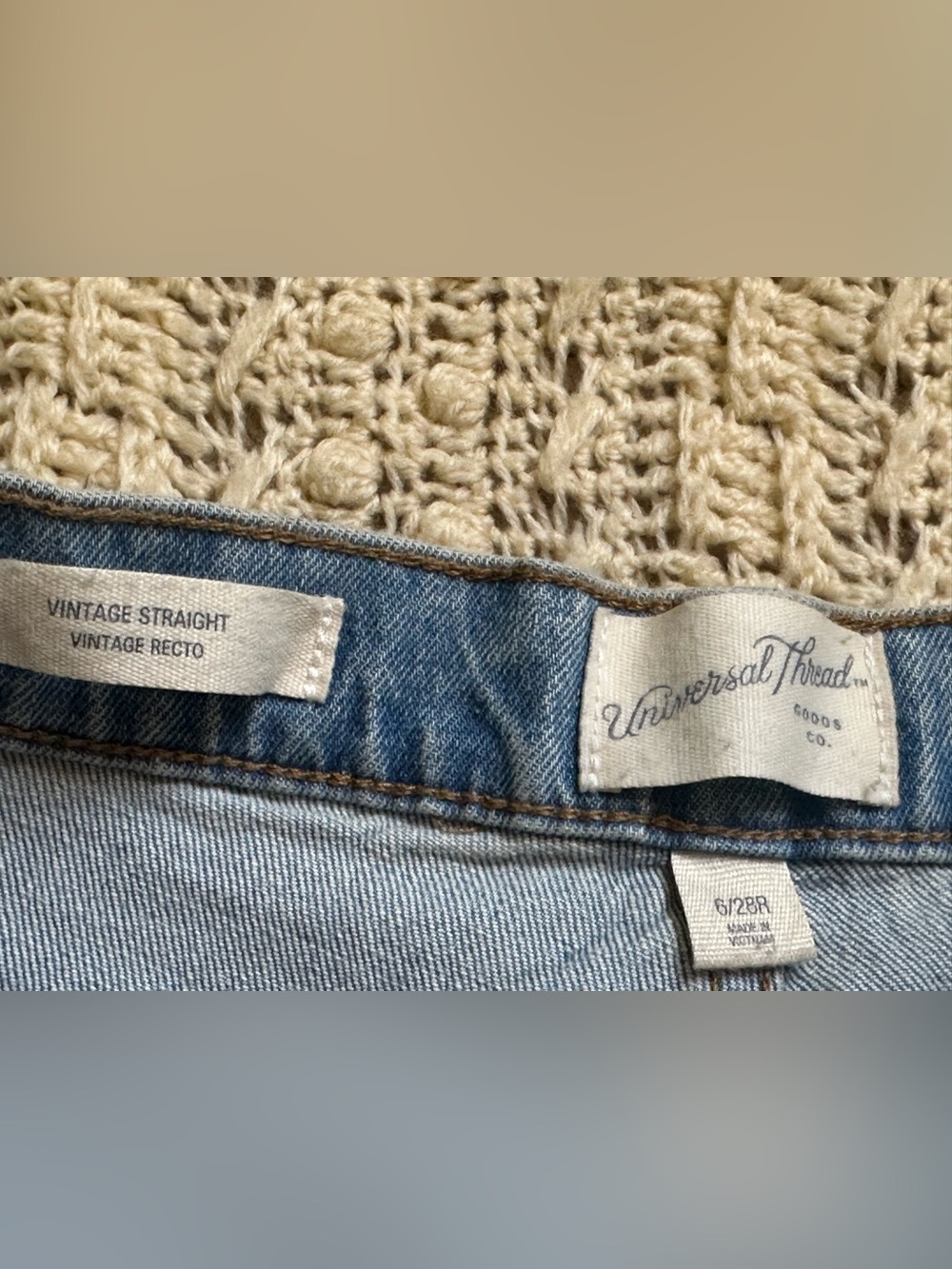 Universal Thread Women's Straight Leg Jeans - Light Blue Wash - Picture 7 of 10